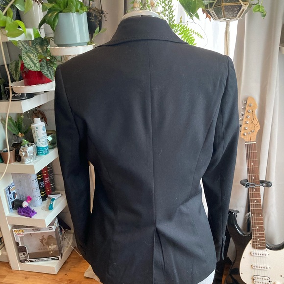 Simple black blazer with stitch detail - Picture 4 of 6